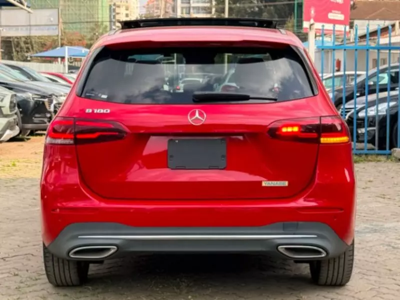 Mercedes-Benz B 180   - 2019