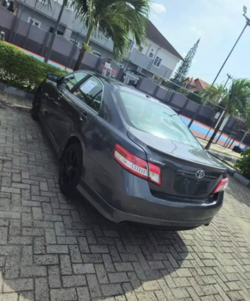 Toyota Camry - 2011
