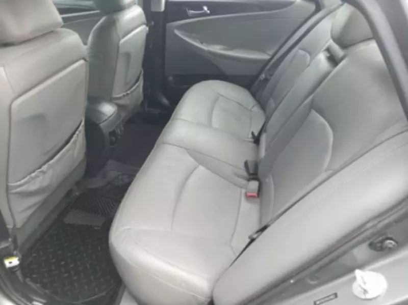 Hyundai Sonata   - 2013
