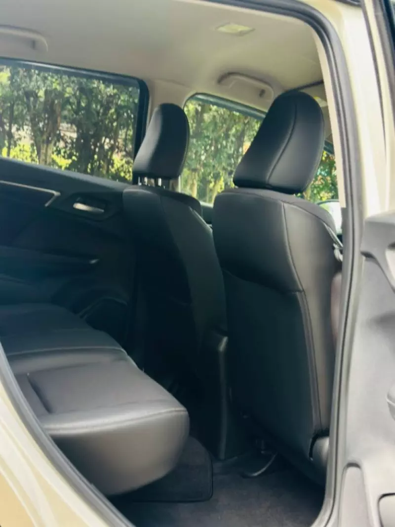 Toyota Vitz   - 2018