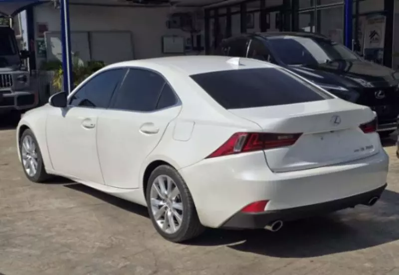 Lexus IS 200   - 2014