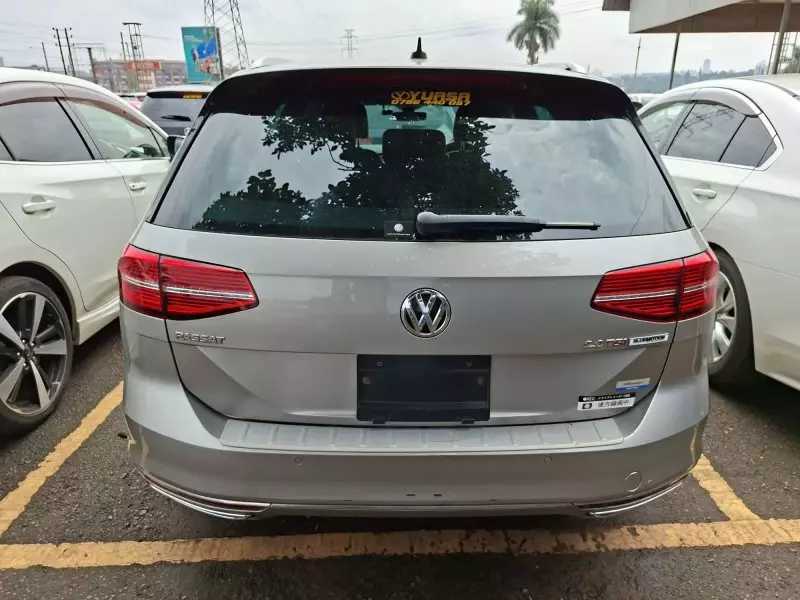 Volkswagen Passat   - 2016
