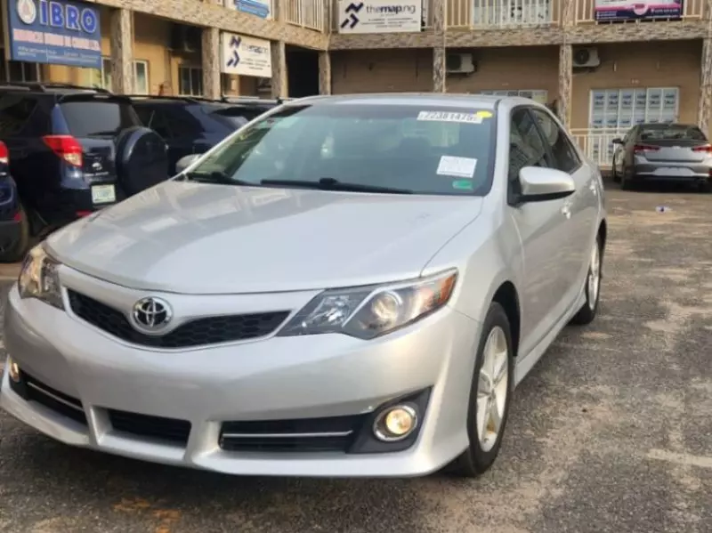 Toyota Camry   - 2014