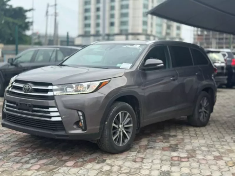 TOYOTA Highlander   - 2018