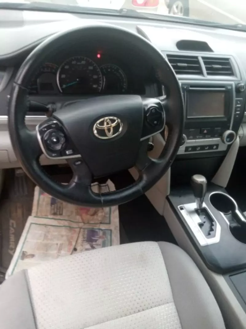 TOYOTA Camry - 2012