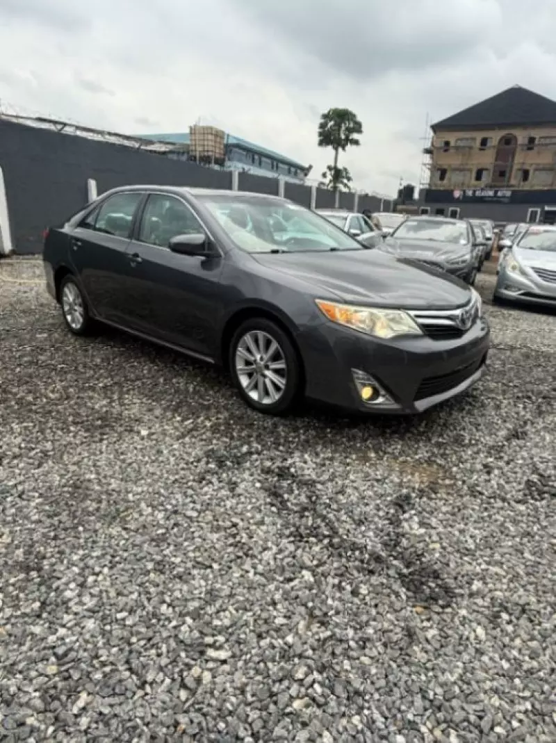 TOYOTA Camry   - 2012
