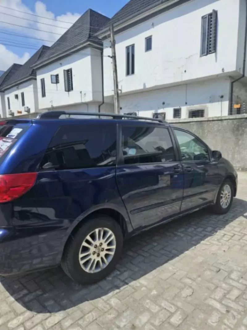 Toyota Sienna - 2007