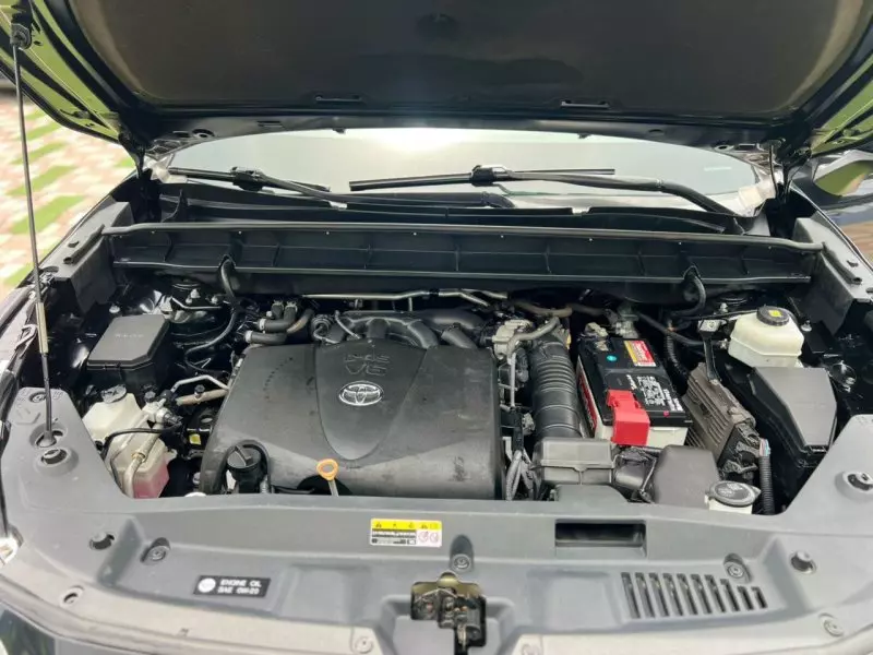 Toyota Highlander   - 2021