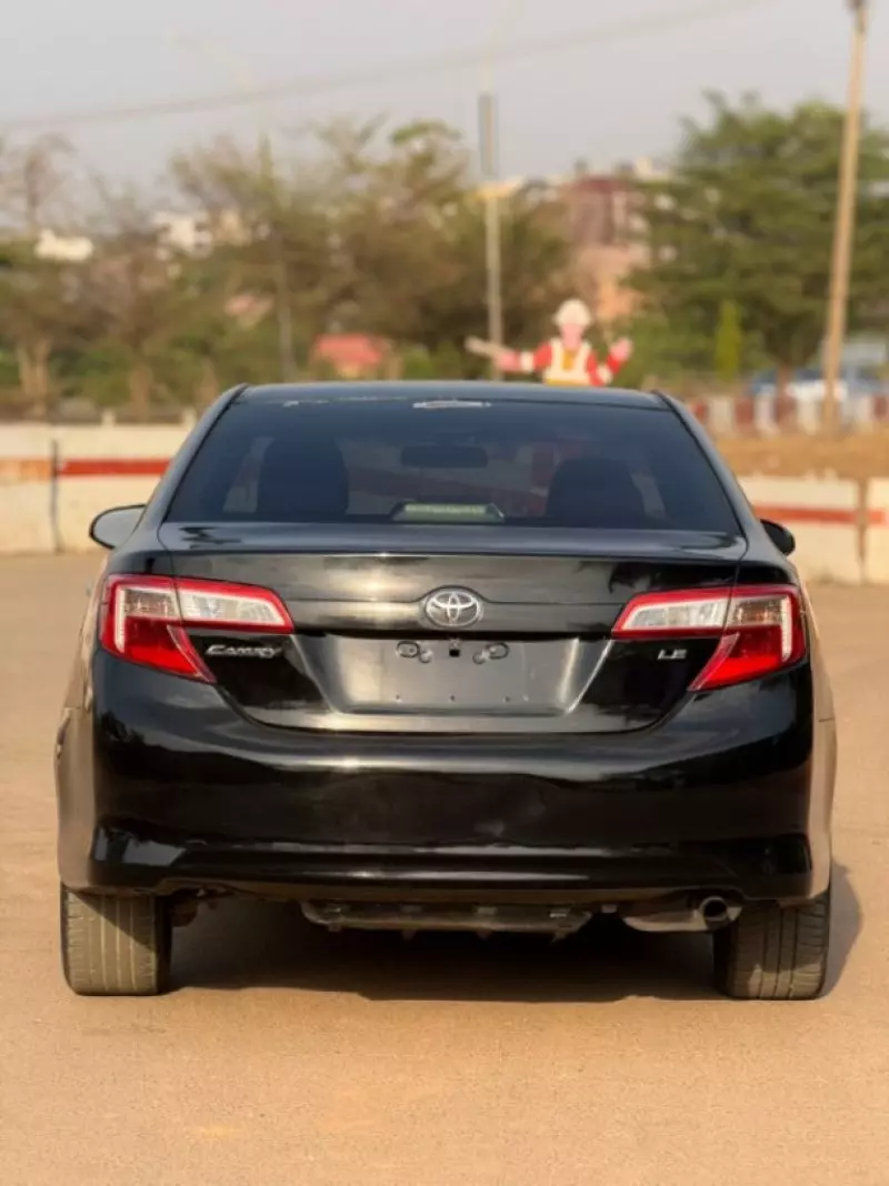 Toyota Camry   - 2012