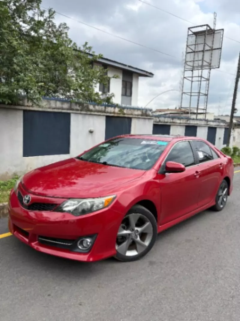 TOYOTA Camry   - 2012