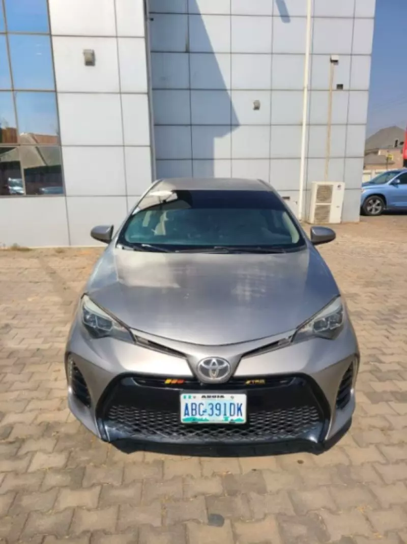 Toyota Corolla   - 2015