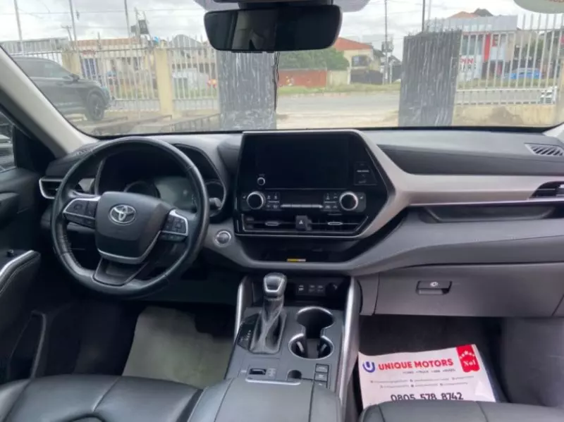 Toyota Highlander   - 2023