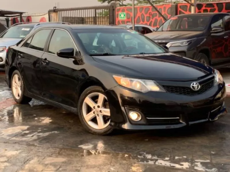 TOYOTA Camry   - 2013