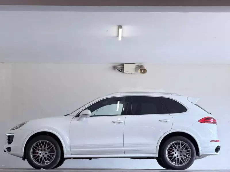 PORSCHE Cayenne - 2016