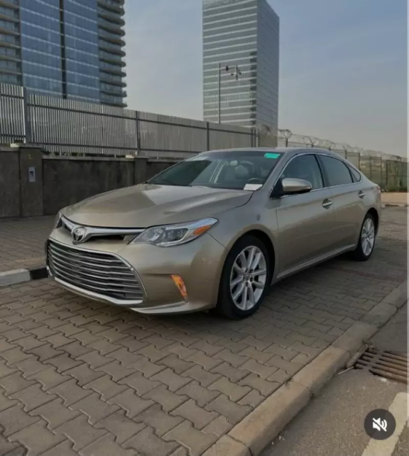 Toyota Avalon   - 2015