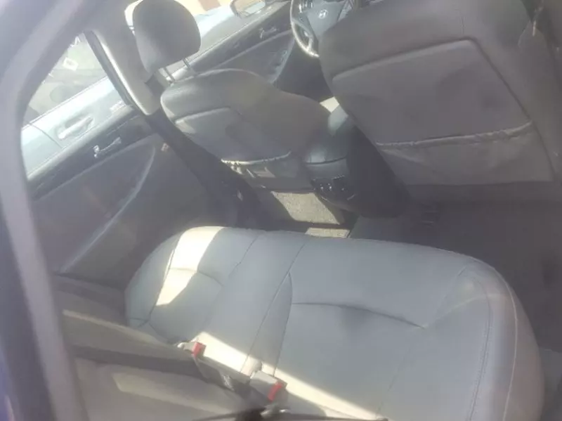 Hyundai Sonata   - 2012