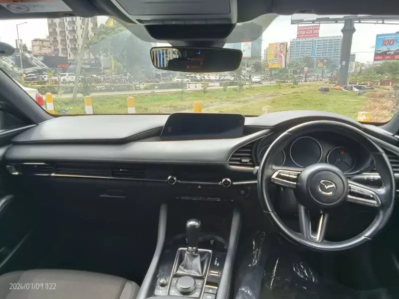 Mazda 3   - 2019