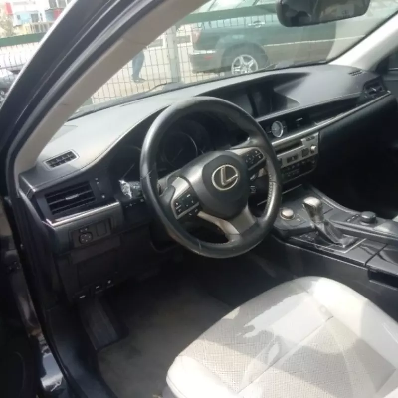 Lexus ES   - 2016