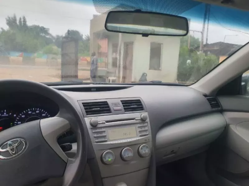 Toyota camry   - 2011