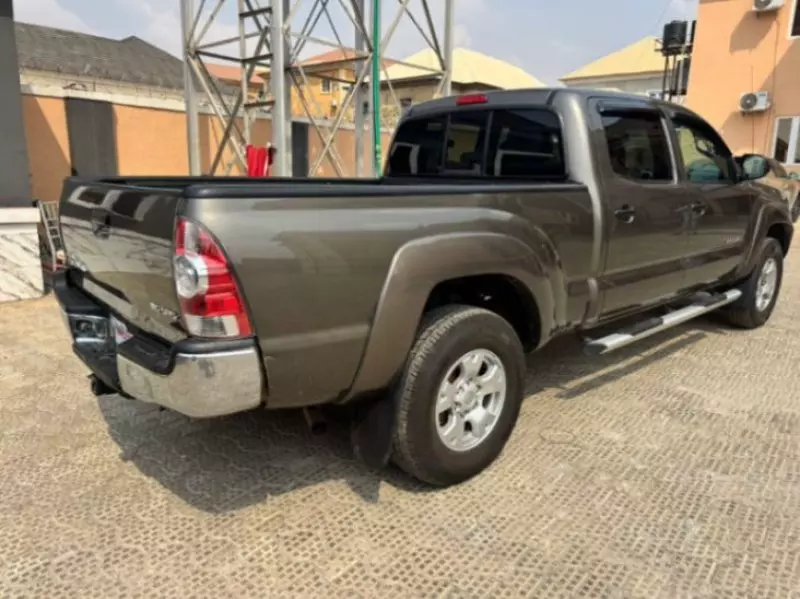Toyota Tacoma   - 2013