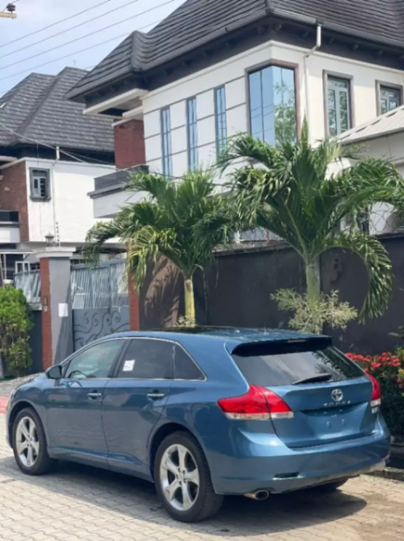 Toyota Venza   - 2013