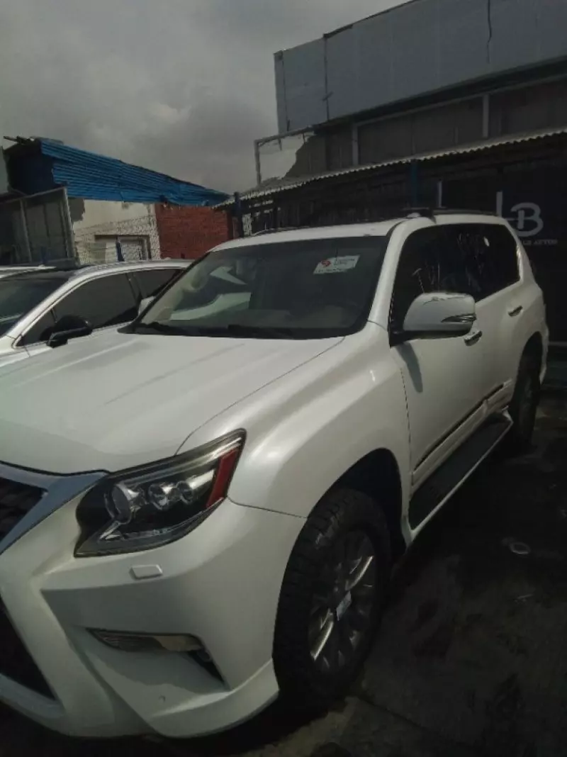 Lexus GX 460   - 2010