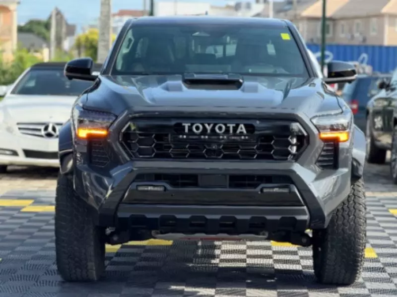 Toyota Tacoma - 2024