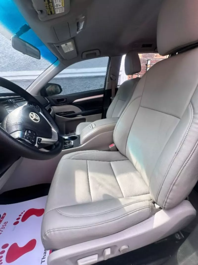 Toyota Highlander   - 2015