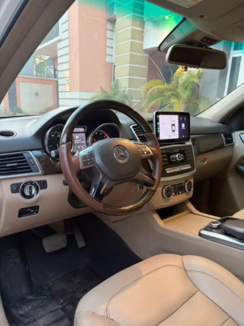 Mercedes-Benz ML-Class - 2012