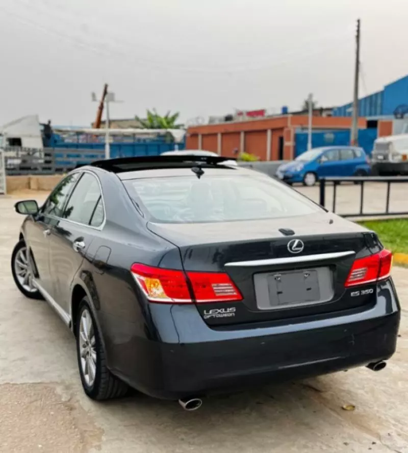 Lexus ES   - 2010
