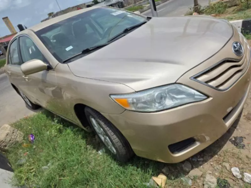 TOYOTA Camry   - 2011