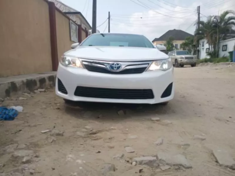 Toyota Camry   - 2014