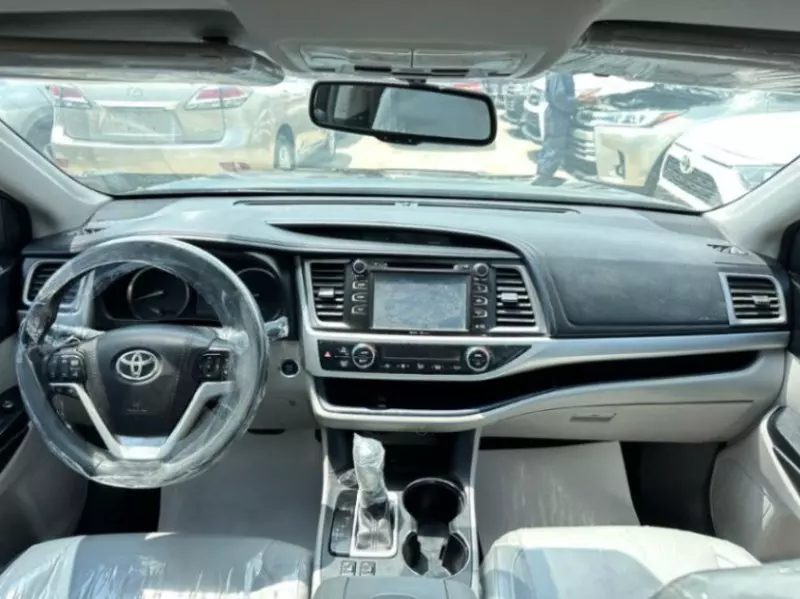 Toyota Highlander   - 2015
