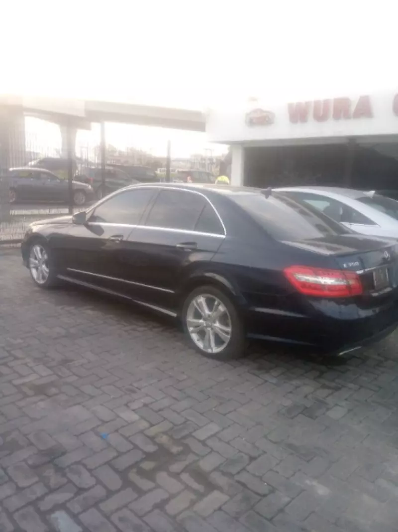 Mercedes-Benz E350   - 2012