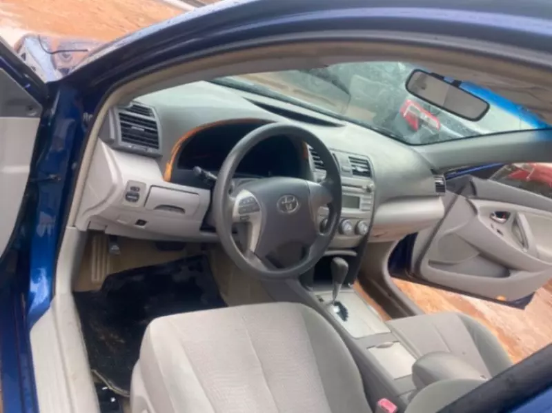 TOYOTA Camry   - 2010