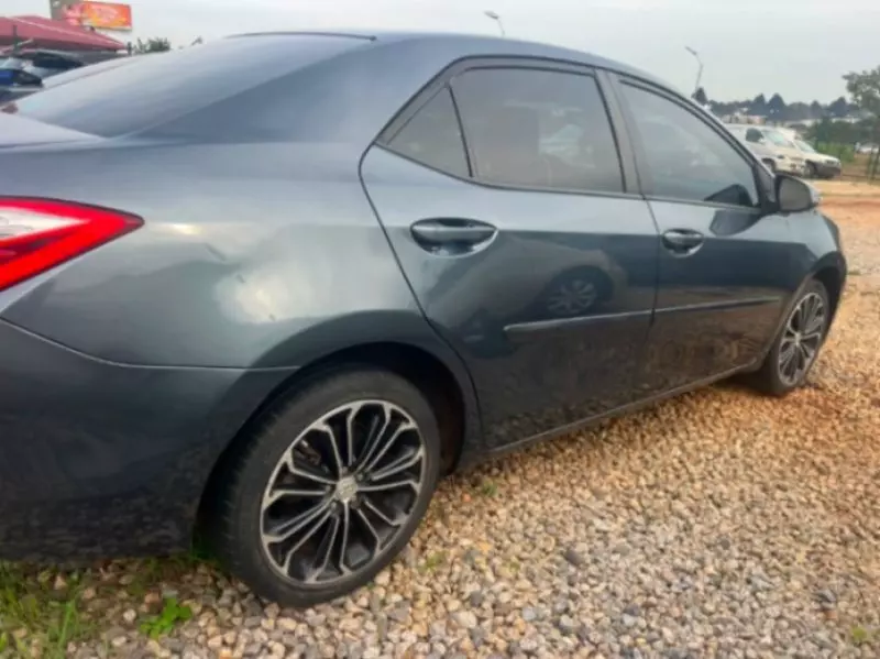 TOYOTA Corolla - 2015