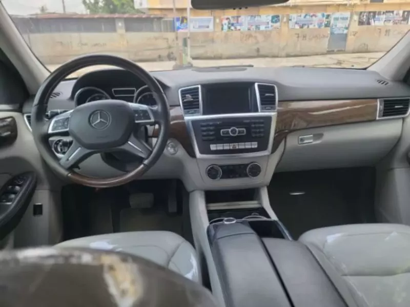 Mercedes-Benz ML 350   - 2012