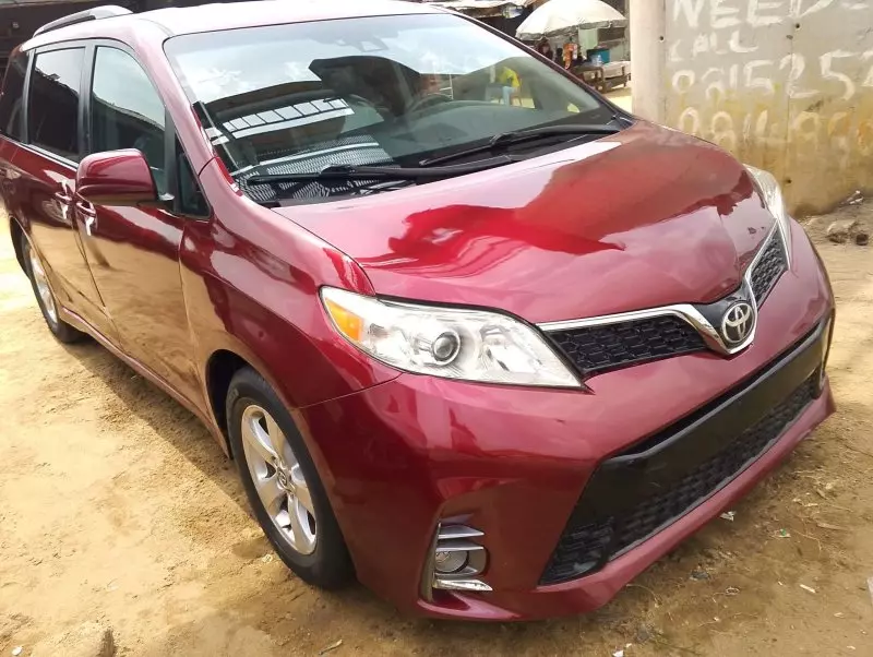 Toyota Sienna   - 2018