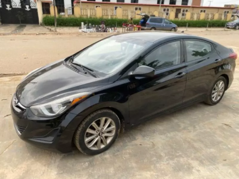 Hyundai Elantra   - 2014