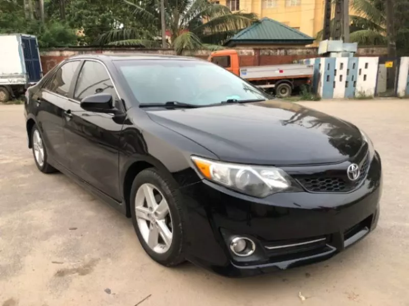 Toyota Camry   - 2014