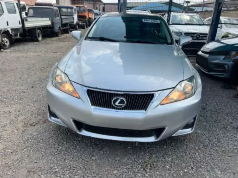Lexus IS - 2012