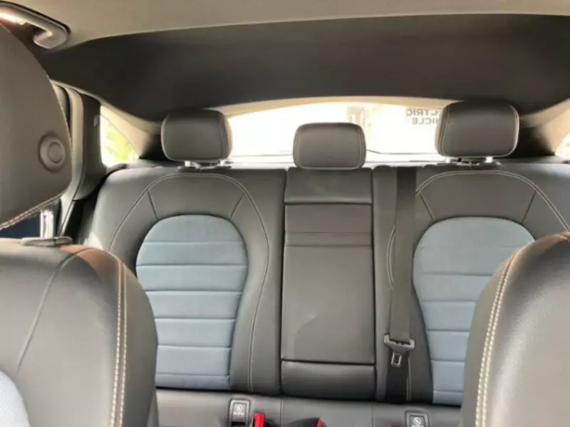 Mercedes-Benz EQC400   - 2021