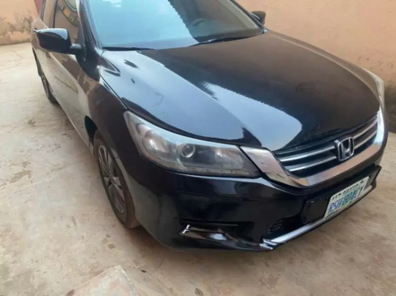 Honda Accord   - 2011