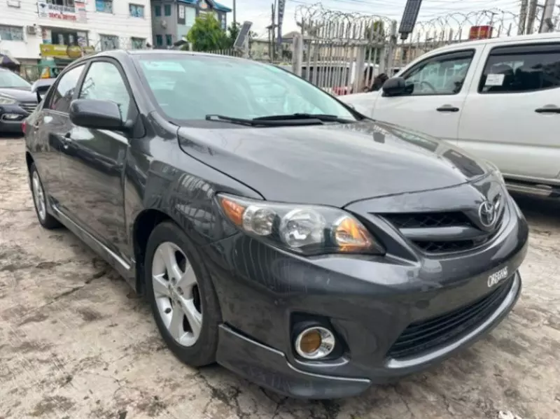 TOYOTA Corolla   - 2012