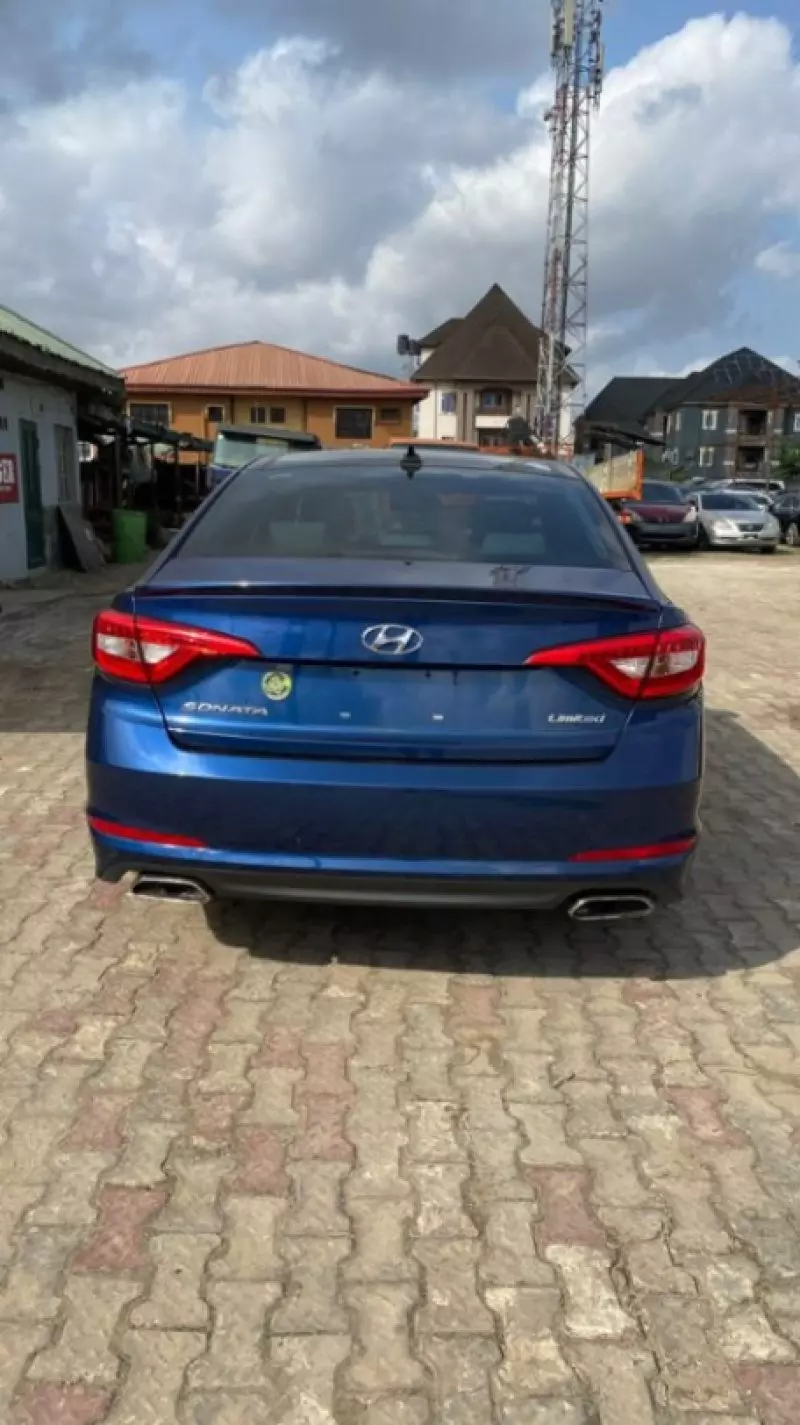 Hyundai Sonata   - 2015