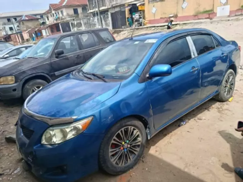 TOYOTA Corolla   - 2010