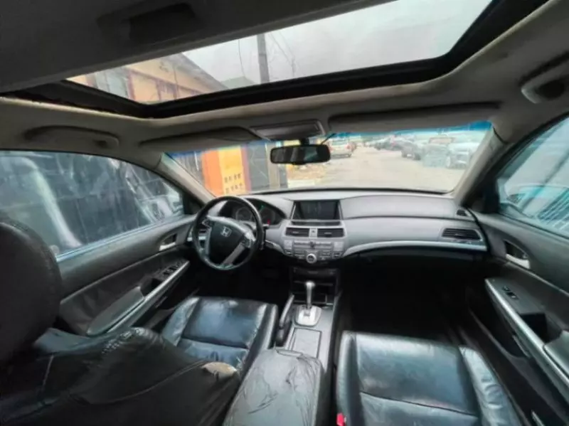 Honda Accord - 2010
