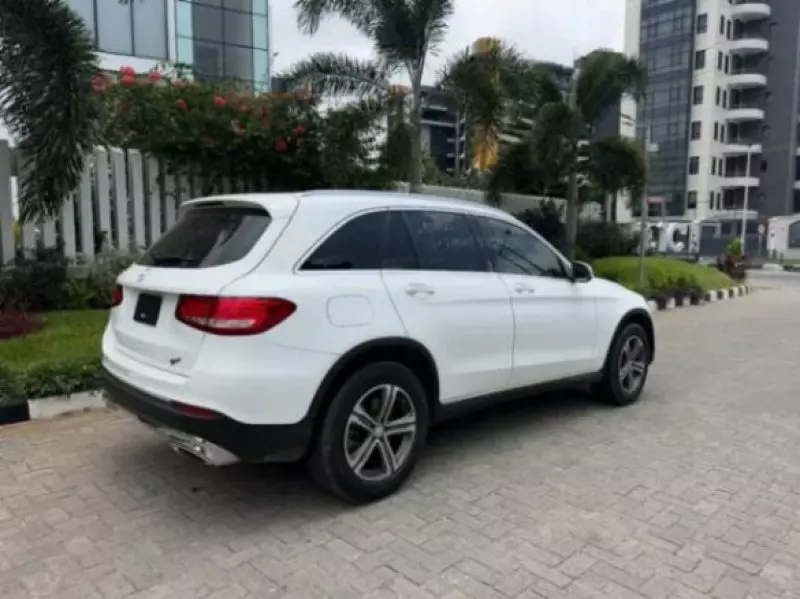 Mercedes-Benz GLC 300   - 2017