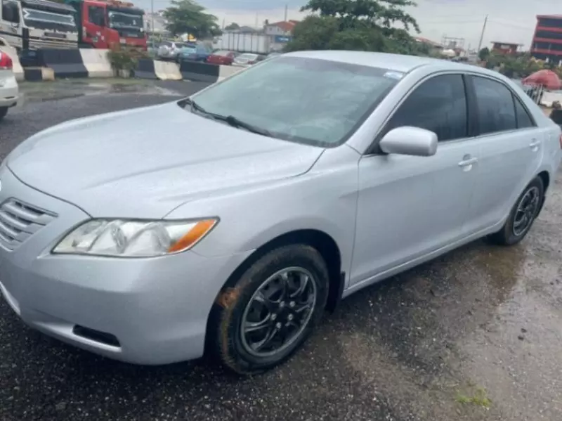 Toyota camry   - 2009