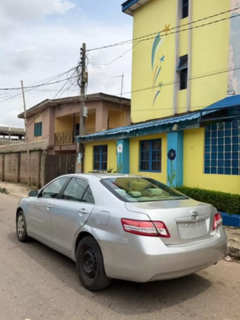 Toyota Camry   - 2011